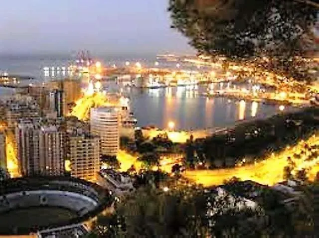Small Apartment In Malaga Next To The Beach