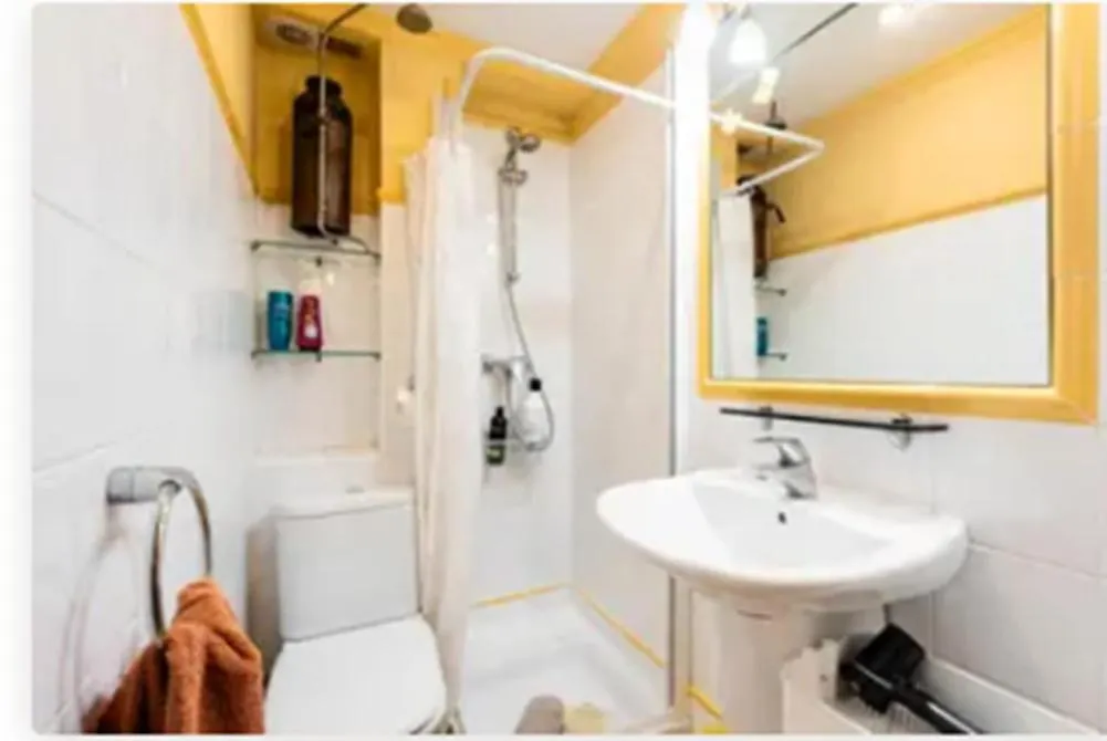 Small Apartment In Malaga Next To The Beach