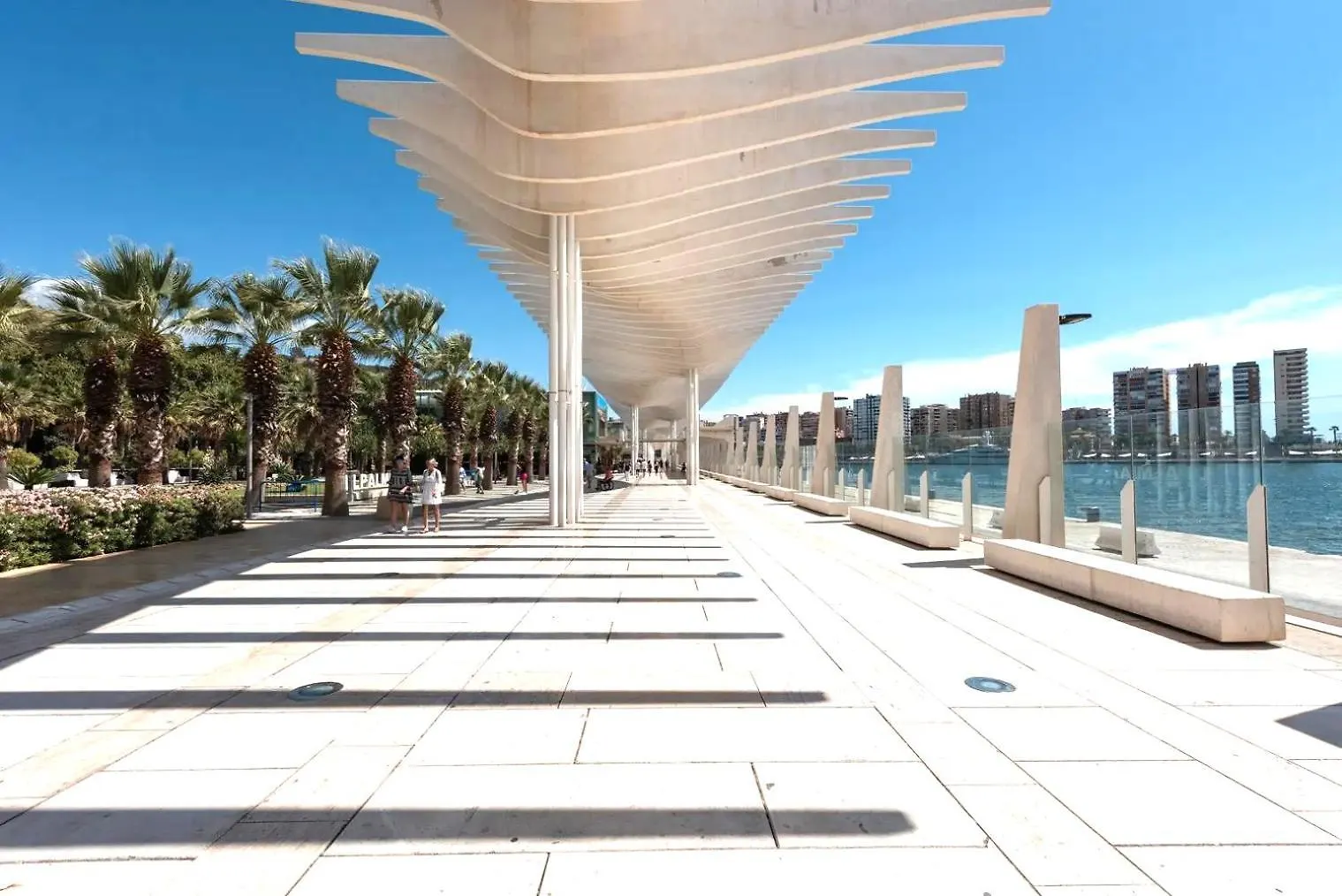 Small Apartment In Malaga Next To The Beach